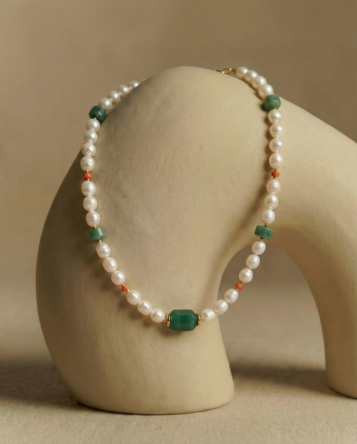 Chic Pearl Aventurine Necklace