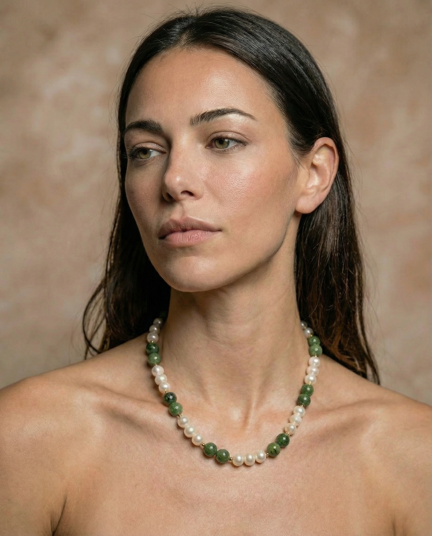Beauty Jade Pearl Choker