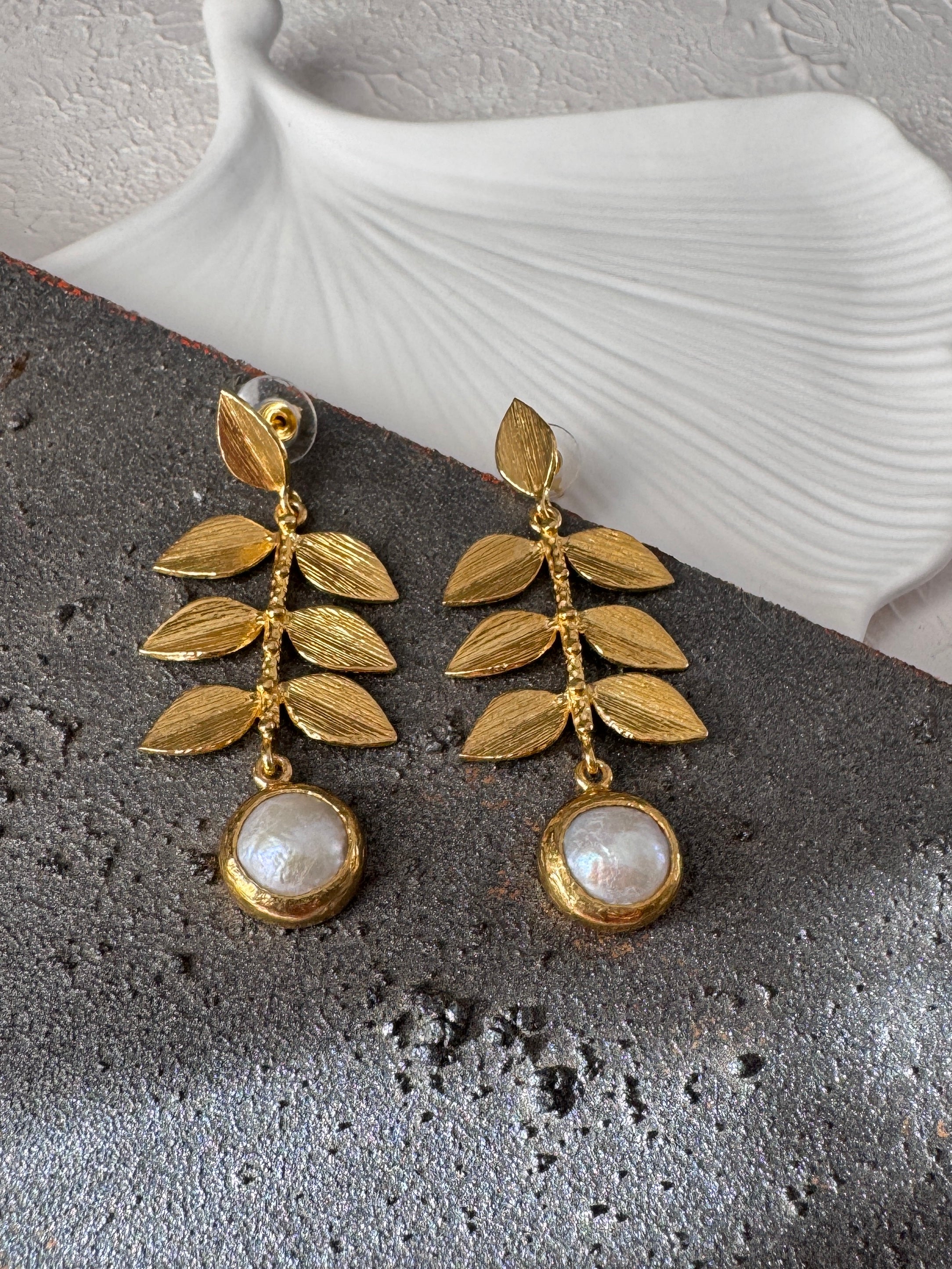 Leaf Pearl Earrings