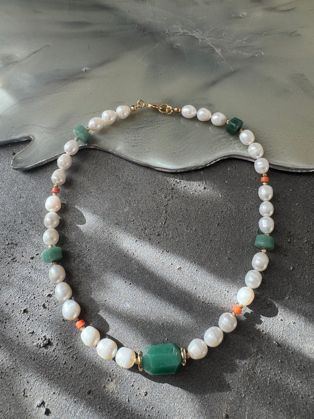 Chic Pearl Aventurine Necklace