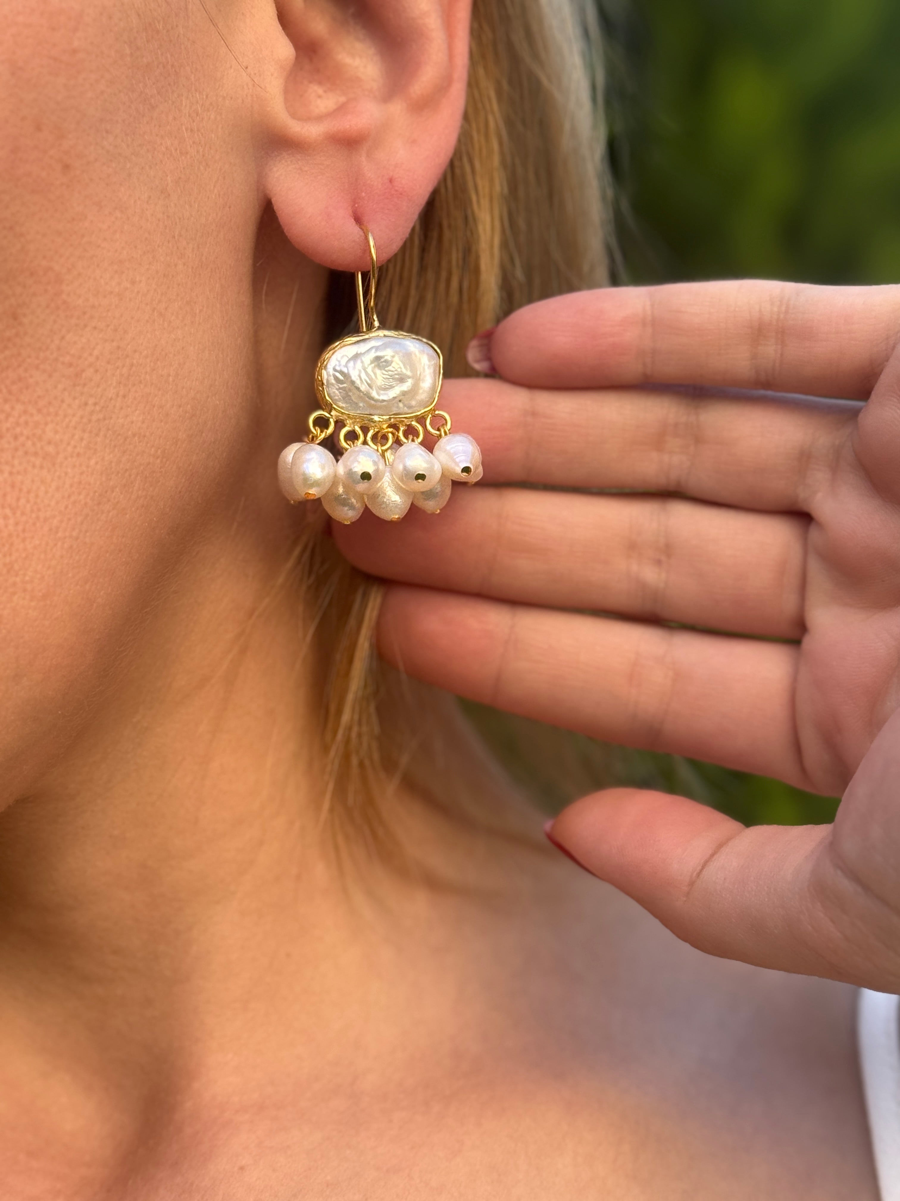 Beauty Pearl Drop Earrings