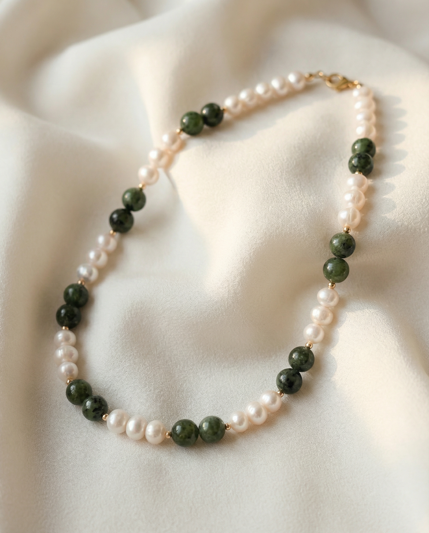 Beauty Jade Pearl Choker